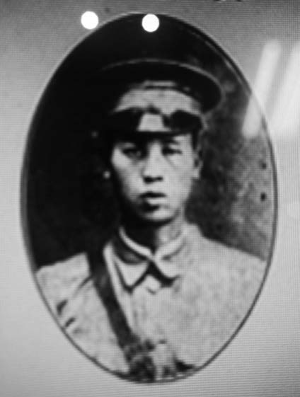 何嗣璘